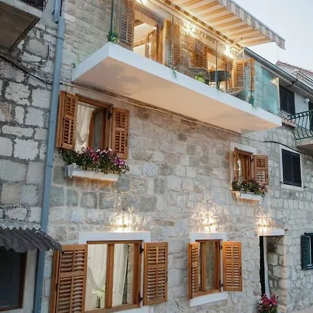 Luxury View Marjan בית הארחה