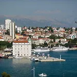 Luxury View Marjan 4*
