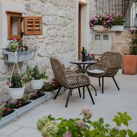 Luxury View Marjan Konukevi 4*