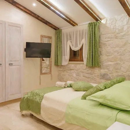 Luxury View Marjan 4* Σπλιτ