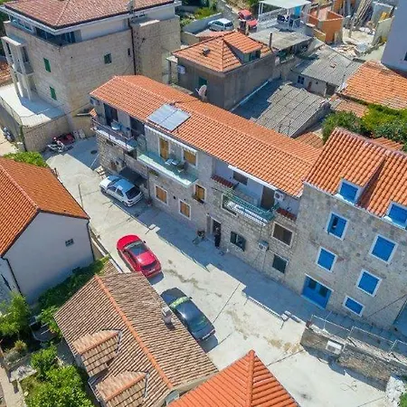 Πανσιόν Luxury View Marjan 4*