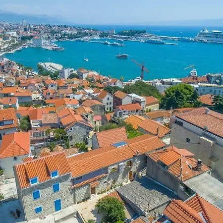 ゲストハウス Luxury View Marjan 4*