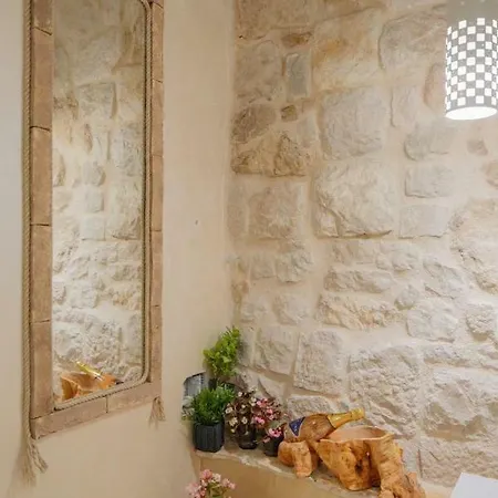 Luxury View Marjan 4*