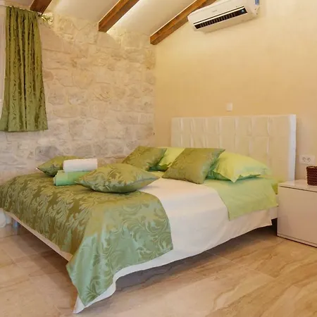 Luxury View Marjan 4*