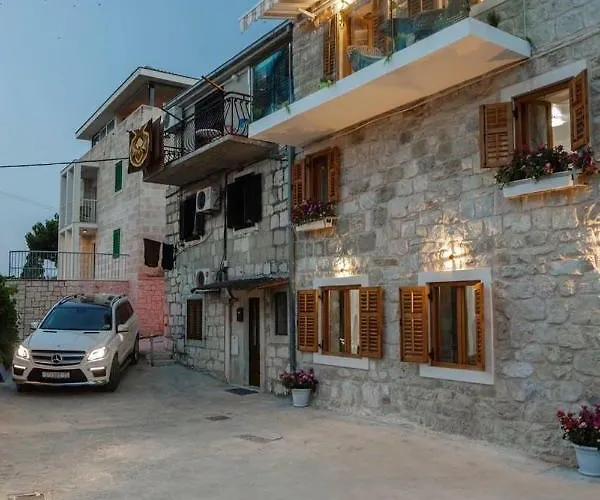 Pensjonat Luxury View Marjan 4*