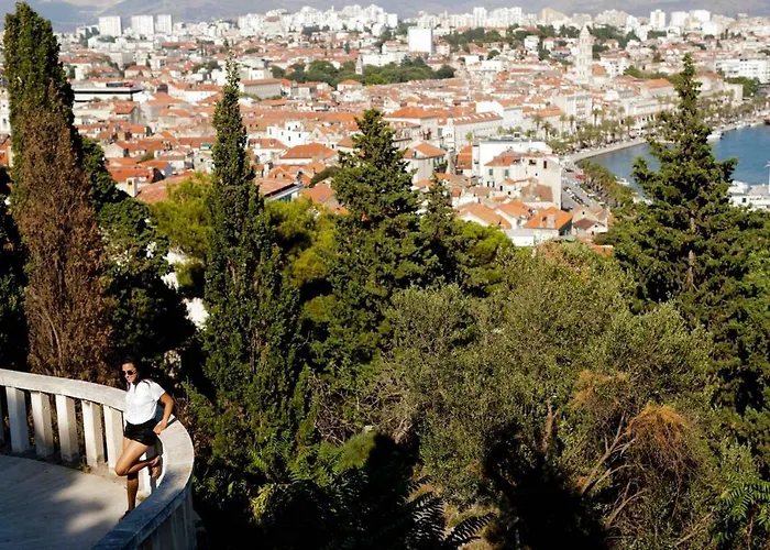 Luxury View Marjan 4*